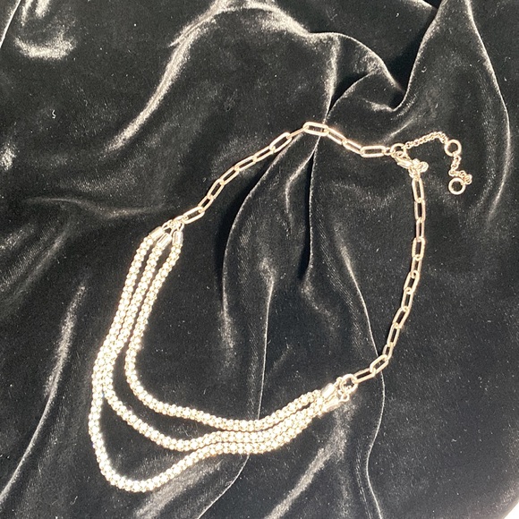 Ann Taylor Short Rhinestone Necklace - Picture 6 of 6